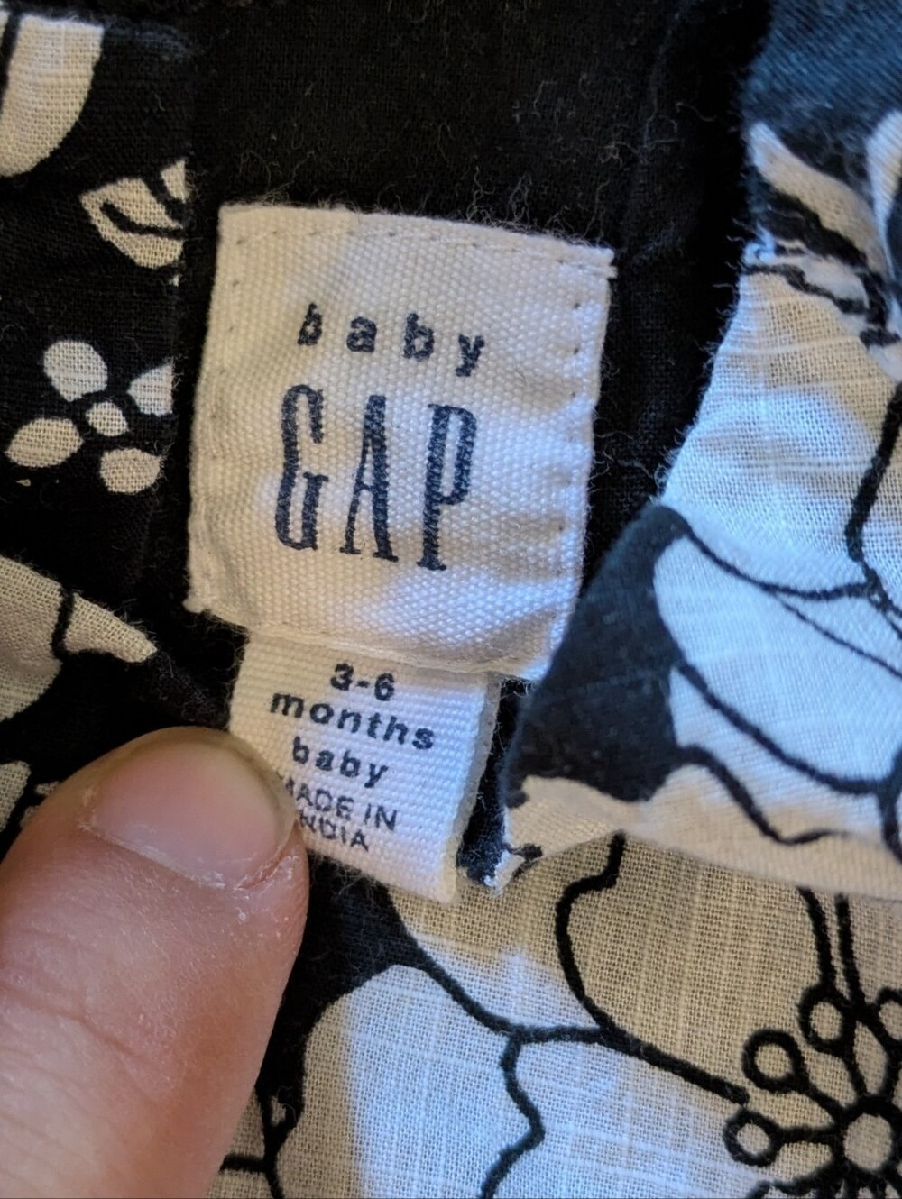 Baby Gap Black White Floral Daisy Summer Bodysuit Romper 3-6 Months - Picture 4 of 4